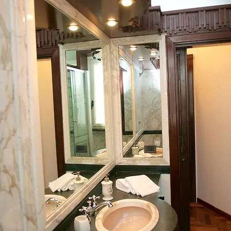 La Maison Royale Bed & Breakfast 3*
