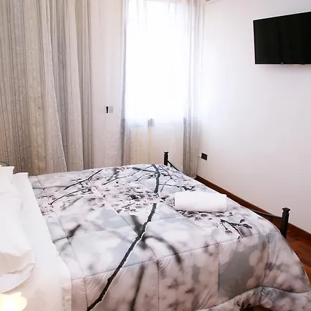 La Maison Royale Bed & Breakfast