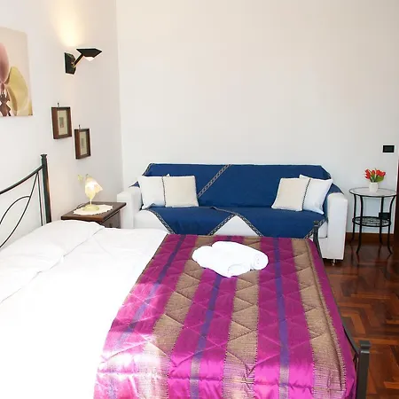 Bed & Breakfast La Maison Royale Bed & Breakfast 3*