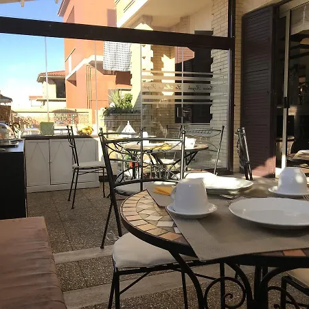 La Maison Royale Bed & Breakfast Bed & Breakfast 3*