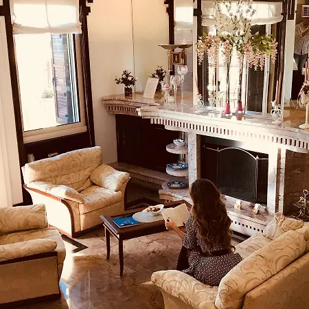 Bed & Breakfast La Maison Royale Bed & Breakfast